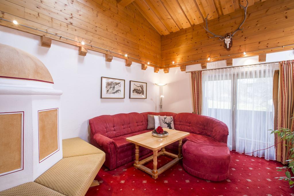 Landhaus Zirmhof Saalbach-Hinterglemm Oda fotoğraf