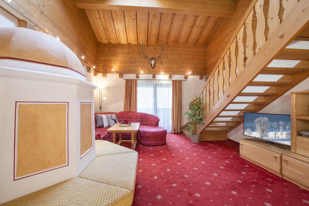 Landhaus Zirmhof Saalbach-Hinterglemm Oda fotoğraf